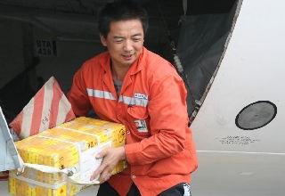 新疆快递员爆料视频播放,揭秘快递行业背后真相