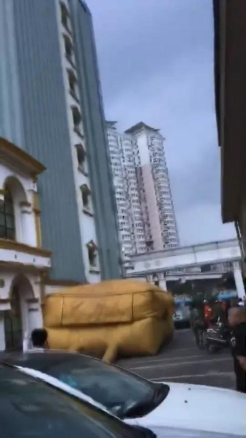 西安楼顶爆料事件视频播放,高空视角下的真相披露  第3张